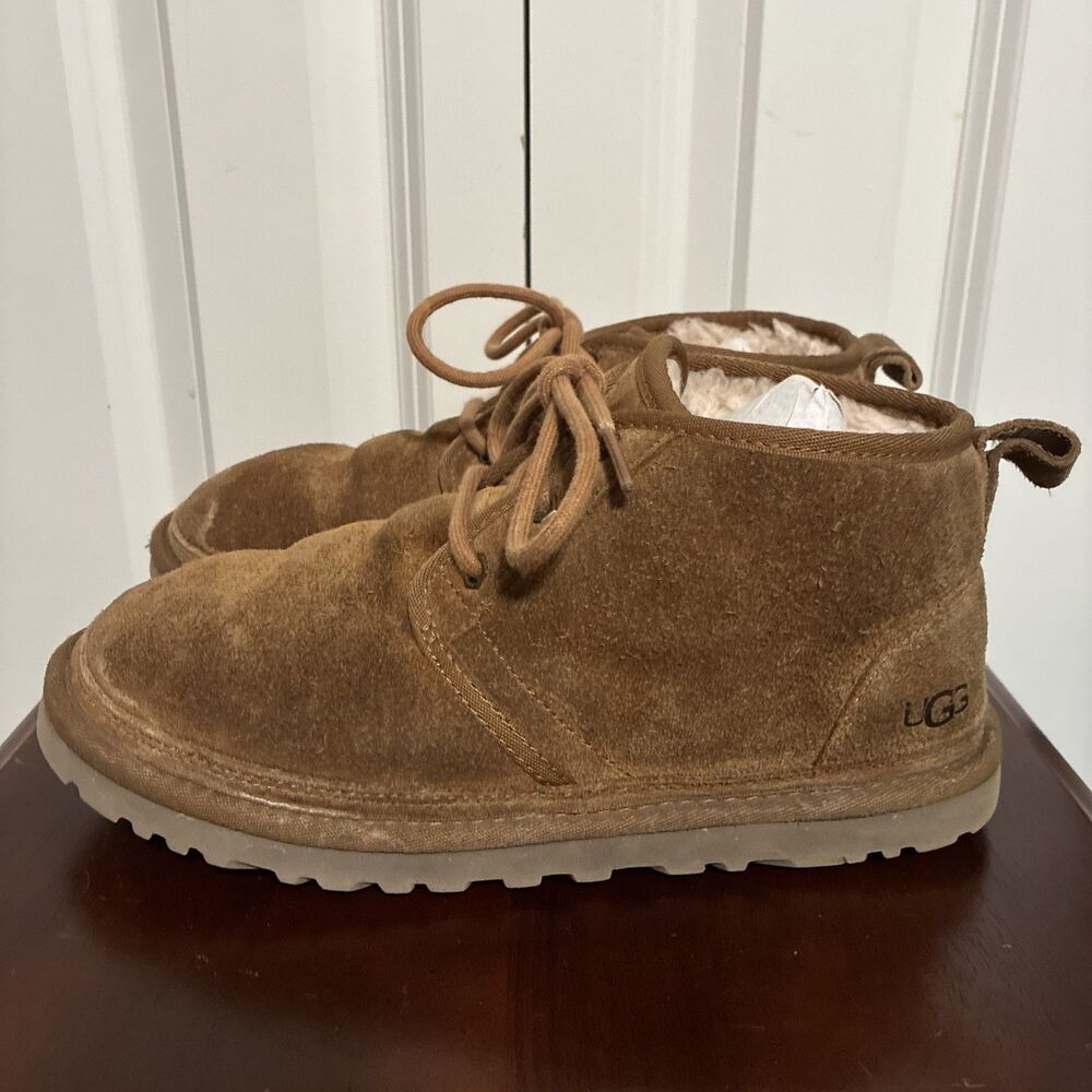 UGG Neumel Chukka Boot Womens Size 7 Chestnut Suede Lace-Up Lined Unisex